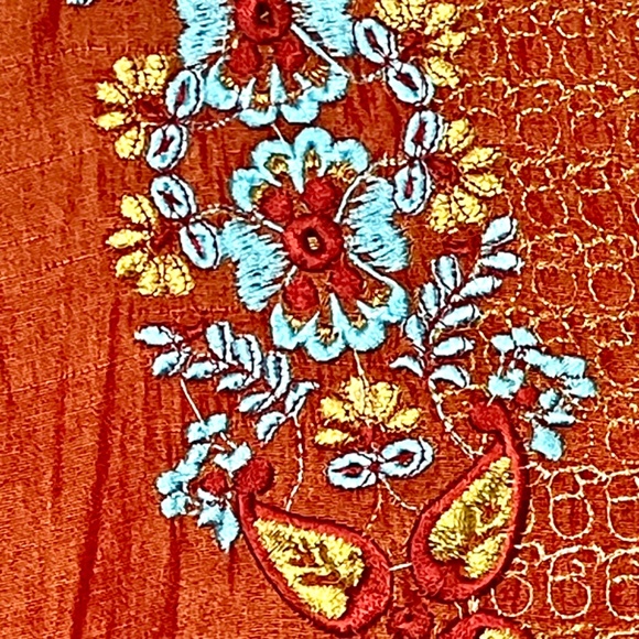 Vintage Embroidered Silk Kurta - Picture 11 of 12